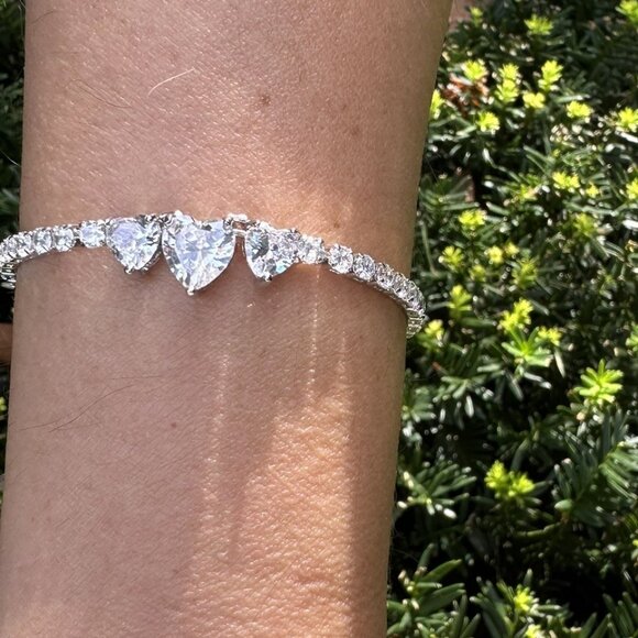 3 hearts Cubic Zirconia Tennis Bracelet Bridal CZ Link Bracelet, Diamond Color - Picture 6 of 7